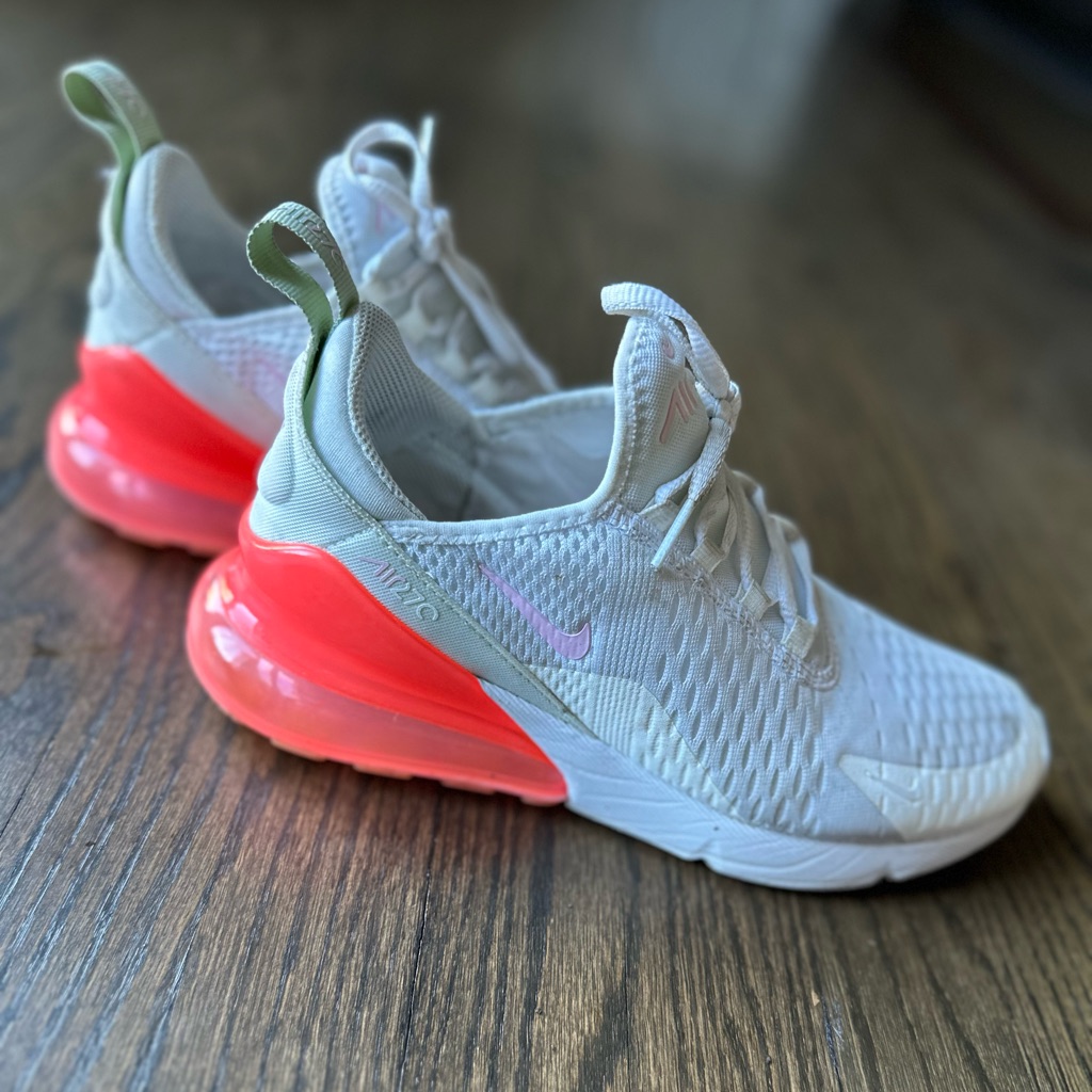 Nike 270